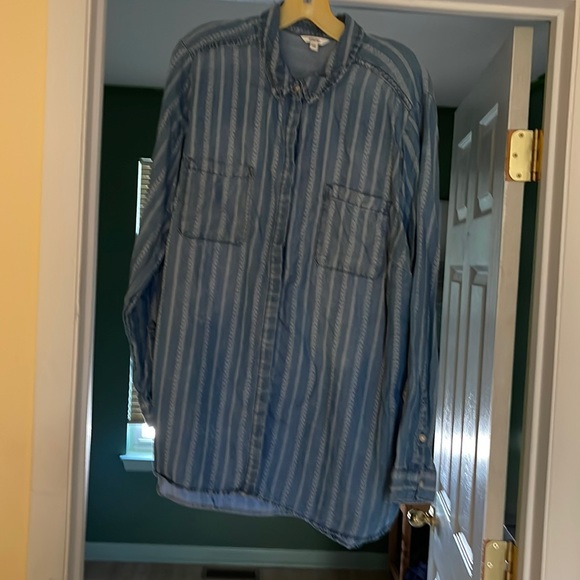 Soft denim blue and white button up shirt. - Picture 1 of 3